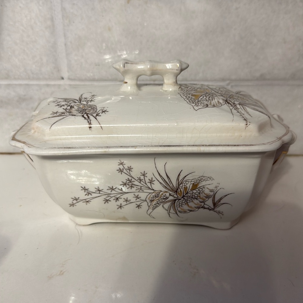 Antique white ironstone brown covered serving dish measures inside 6 1/2 x 4